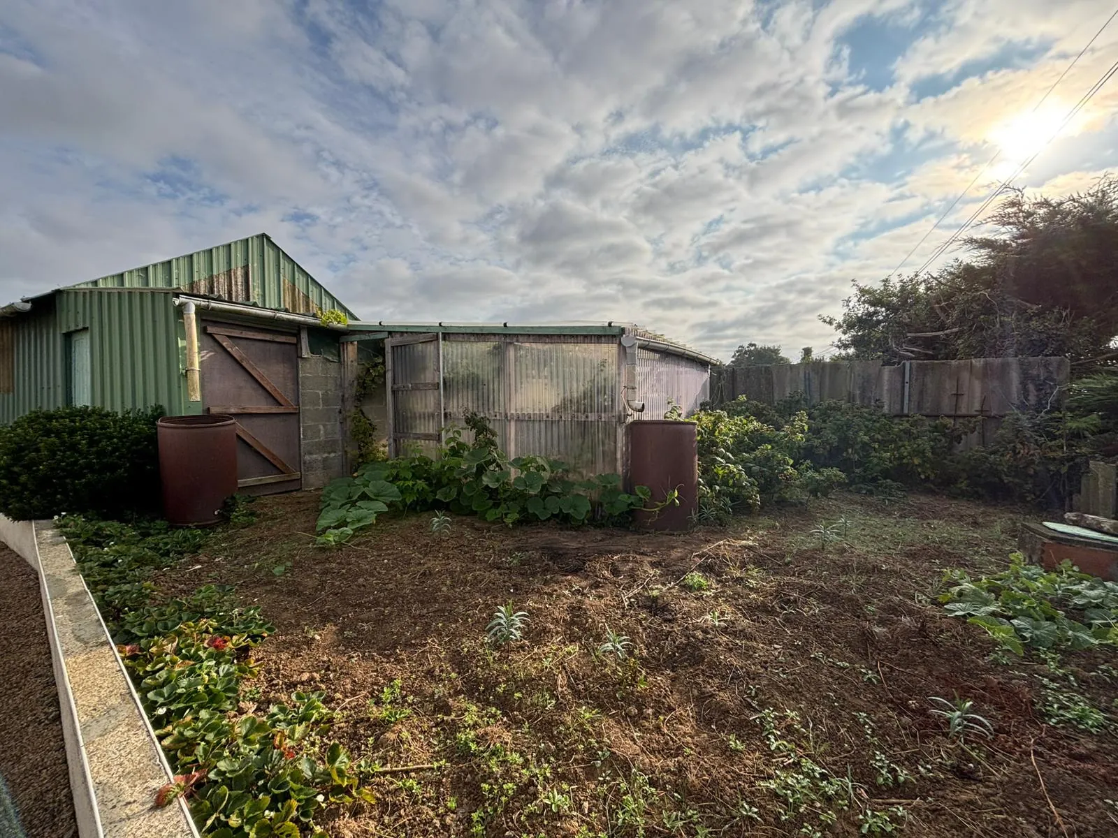 Maison à vendre à Plabennec avec terrain de 1500 m² et espace d'extension 