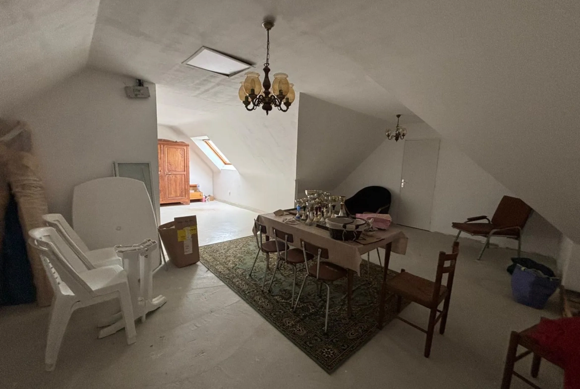 Maison à vendre à Plabennec avec terrain de 1500 m² et espace d'extension 