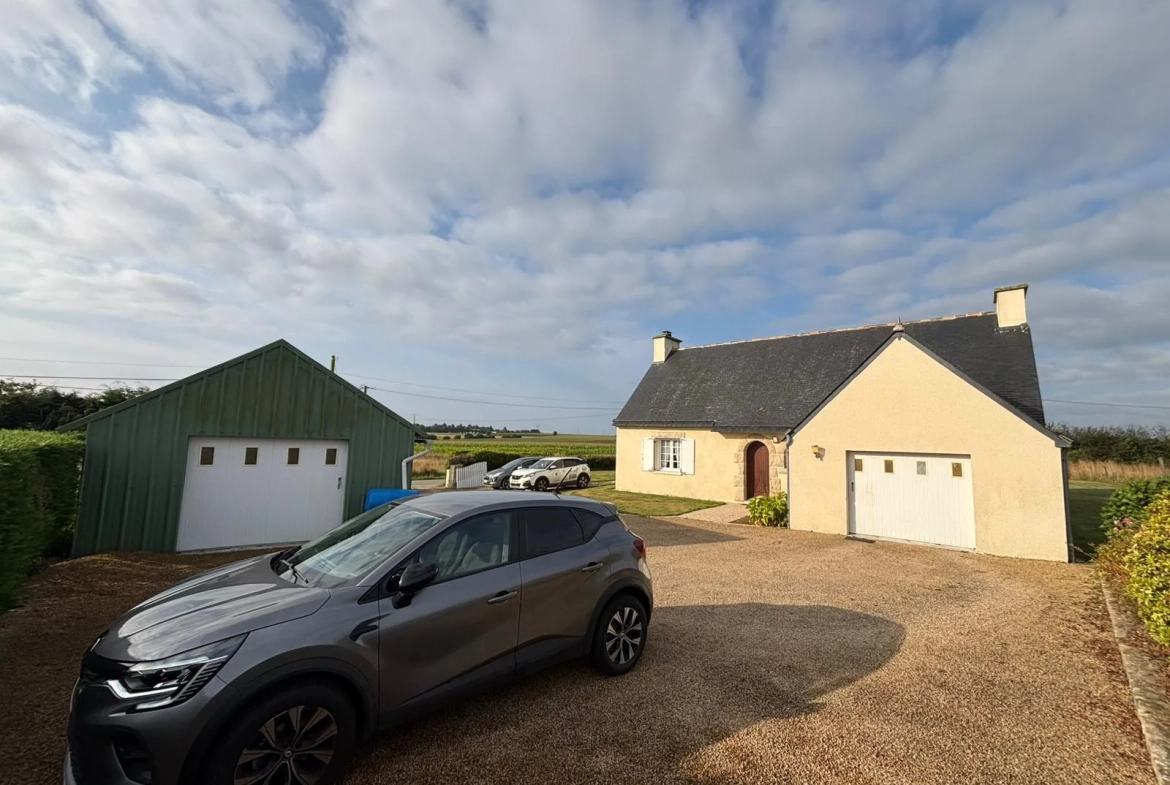 Maison à vendre à Plabennec avec terrain de 1500 m² et espace d'extension 