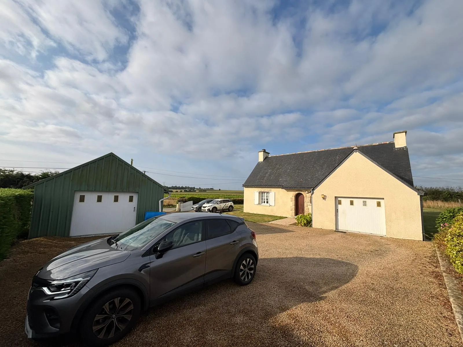 Maison à vendre à Plabennec avec terrain de 1500 m² et espace d'extension 