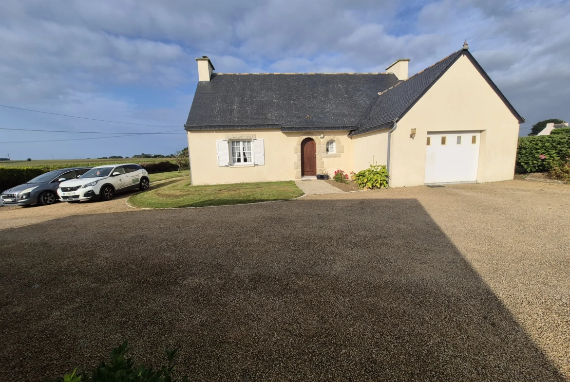 Maison à vendre à Plabennec avec terrain de 1500 m² et espace d'extension 