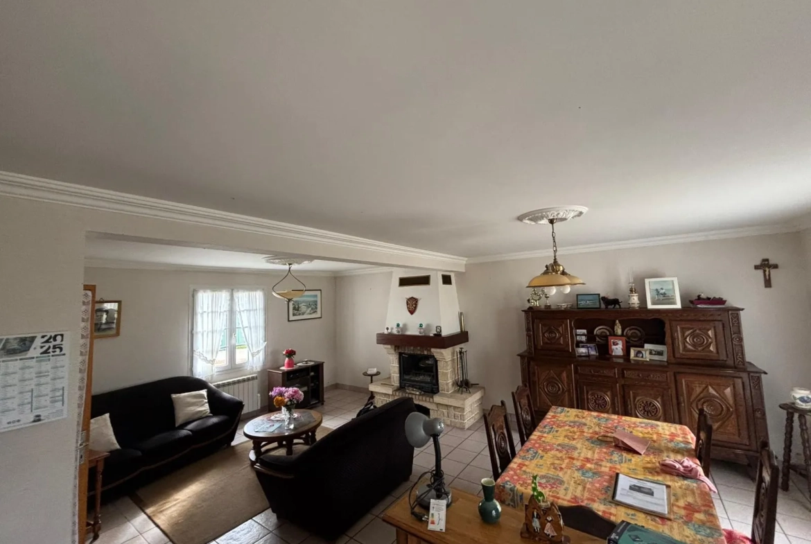 Maison à vendre à Plabennec avec terrain de 1500 m² et espace d'extension 