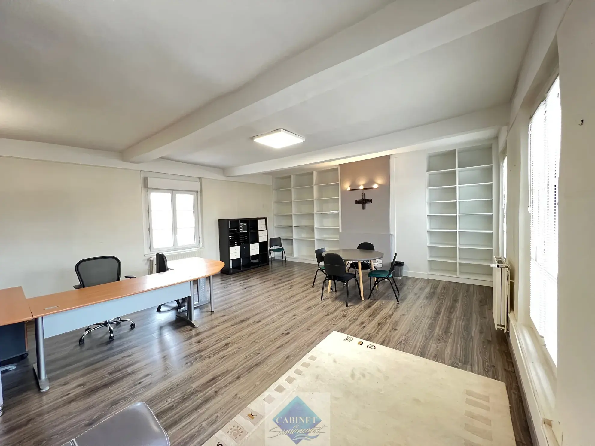 Immeuble de bureaux à vendre au cœur d'Abbeville, parfait état, libération prévue en 2025 