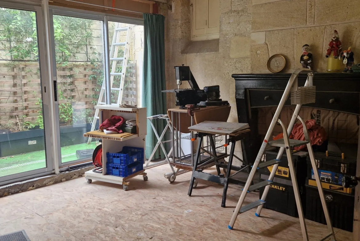 Magnifique maison en pierre à Margaux à 25 km de Bordeaux avec potentiel de rénovation et location séparée 