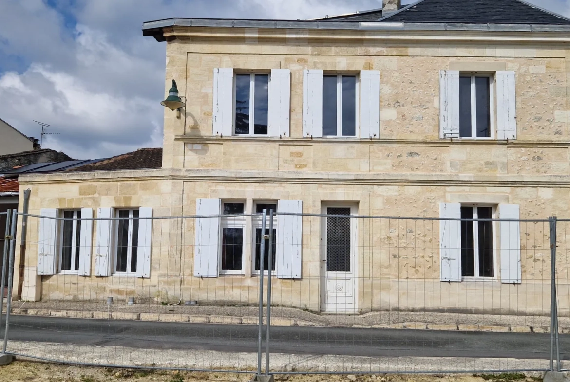 Magnifique maison en pierre à Margaux à 25 km de Bordeaux avec potentiel de rénovation et location séparée 