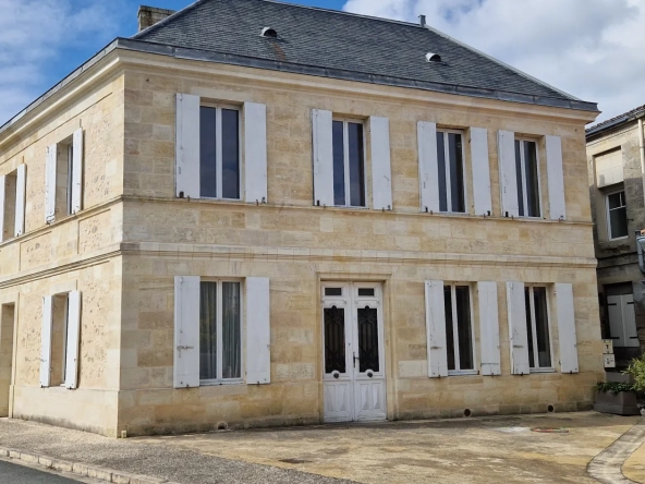 Magnifique maison en pierre à Margaux à 25 km de Bordeaux avec potentiel de rénovation et location séparée