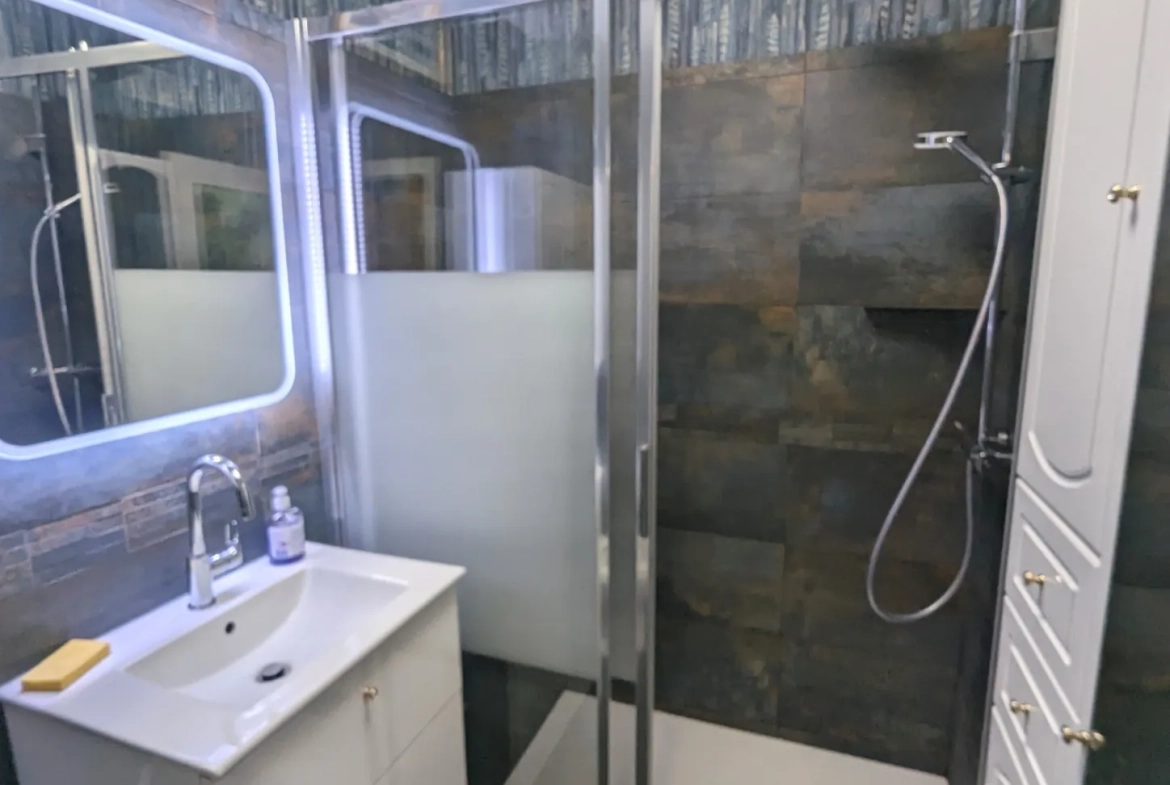 A vendre studio à Quiberon, proche plage et Sofitel, avec parking et cave 