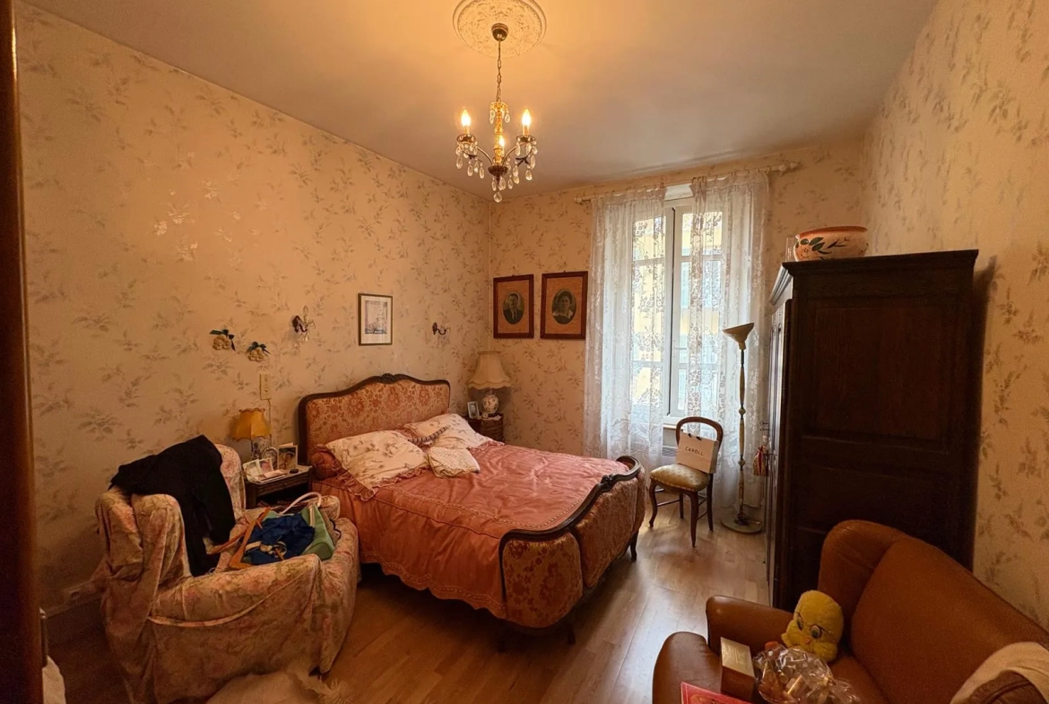 Appartement de 80 m² à vendre au centre de Tende avec jardin et garage 