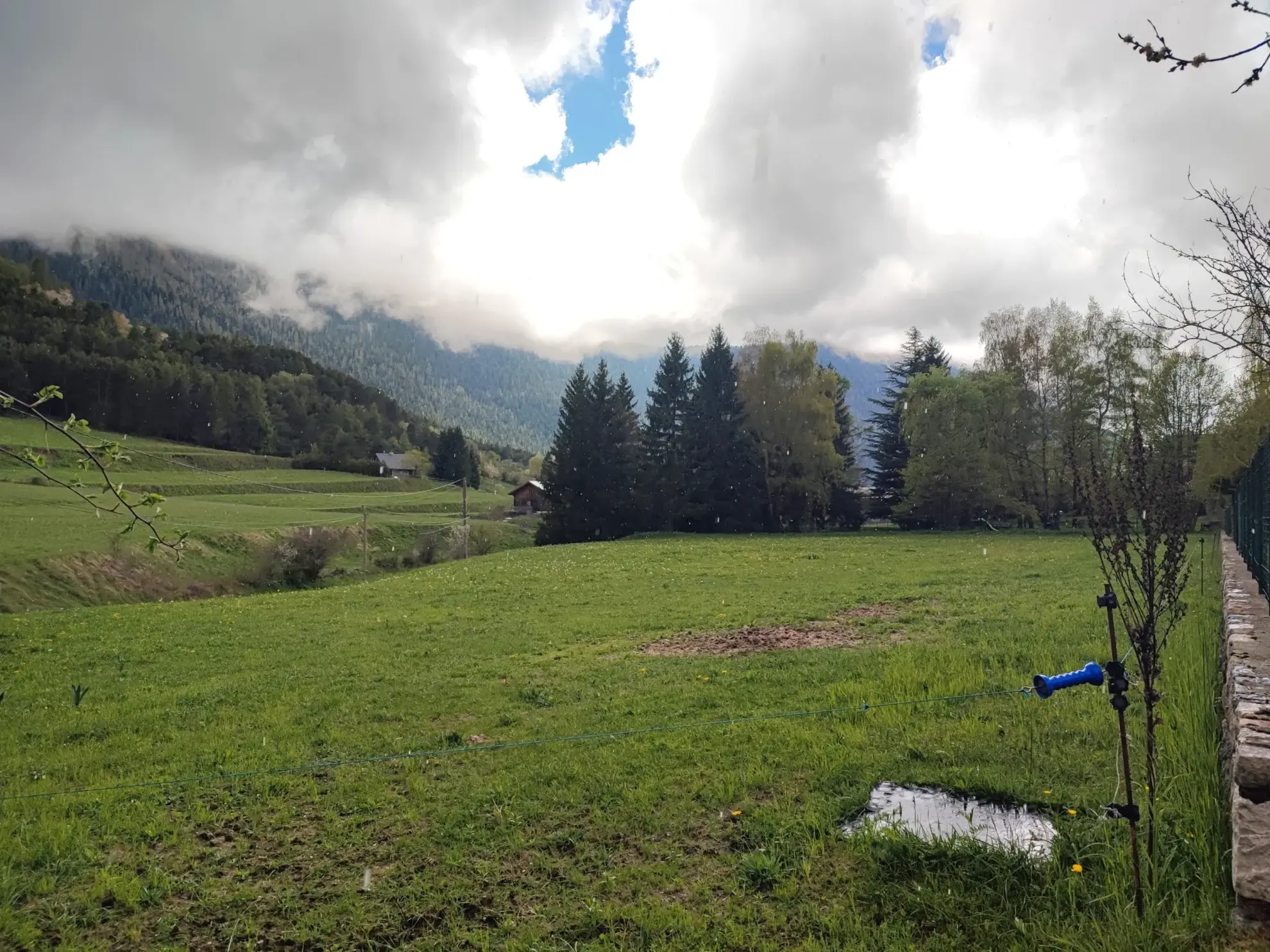 Terrain constructible de 2 814 m² à Saint-Dalmas de Valdeblore avec belle vue montagne 