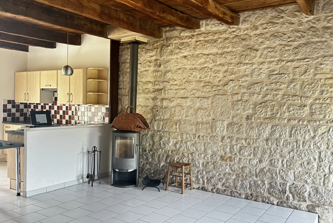 Maison en pierre avec jardin et terrasse à Sansais, Marais Poitevin 