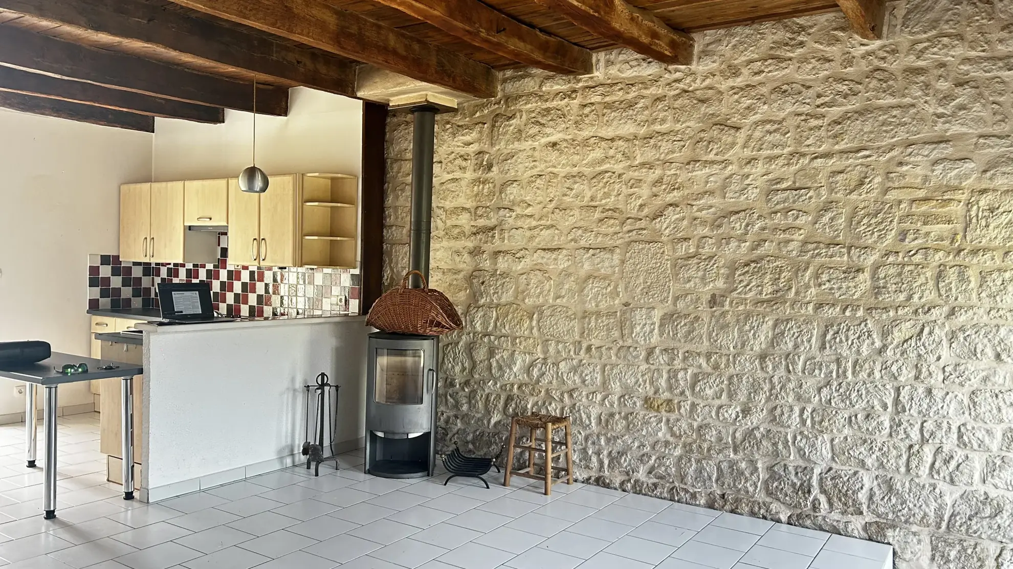 Maison en pierre avec jardin et terrasse à Sansais, Marais Poitevin 