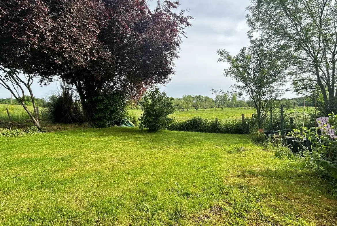Maison en pierre avec jardin et terrasse à Sansais, Marais Poitevin 