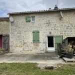 Maison en pierre avec jardin et terrasse à Sansais, Marais Poitevin