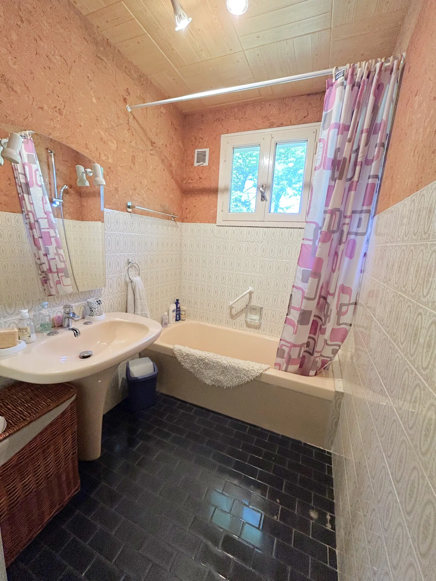 Maison familiale à Chambœuf de 84,95 m² avec grand terrain, proche Saint-Étienne 