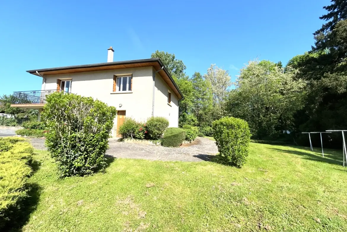 Maison familiale à Chambœuf de 84,95 m² avec grand terrain, proche Saint-Étienne 