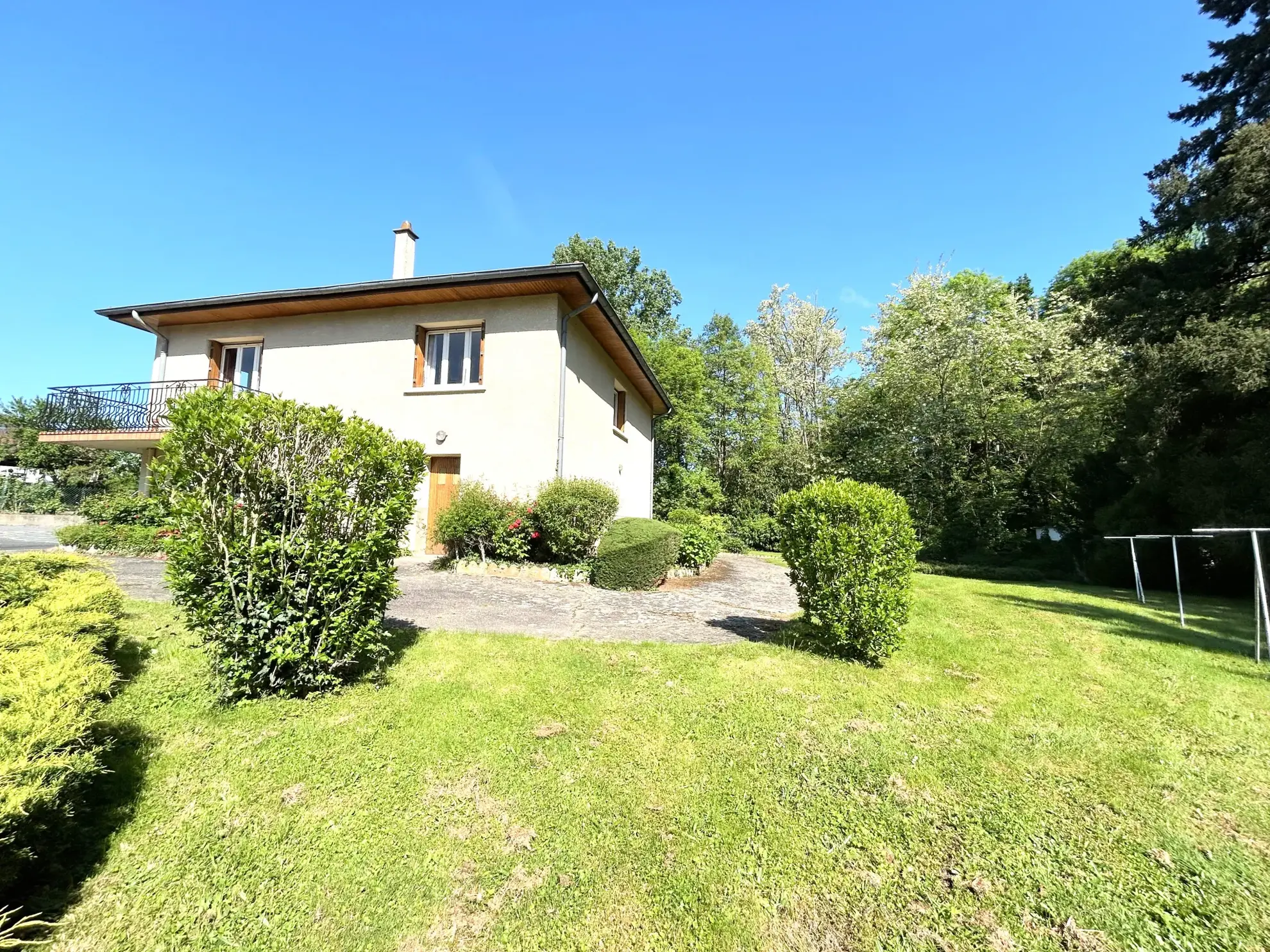 Maison familiale à Chambœuf de 84,95 m² avec grand terrain, proche Saint-Étienne 