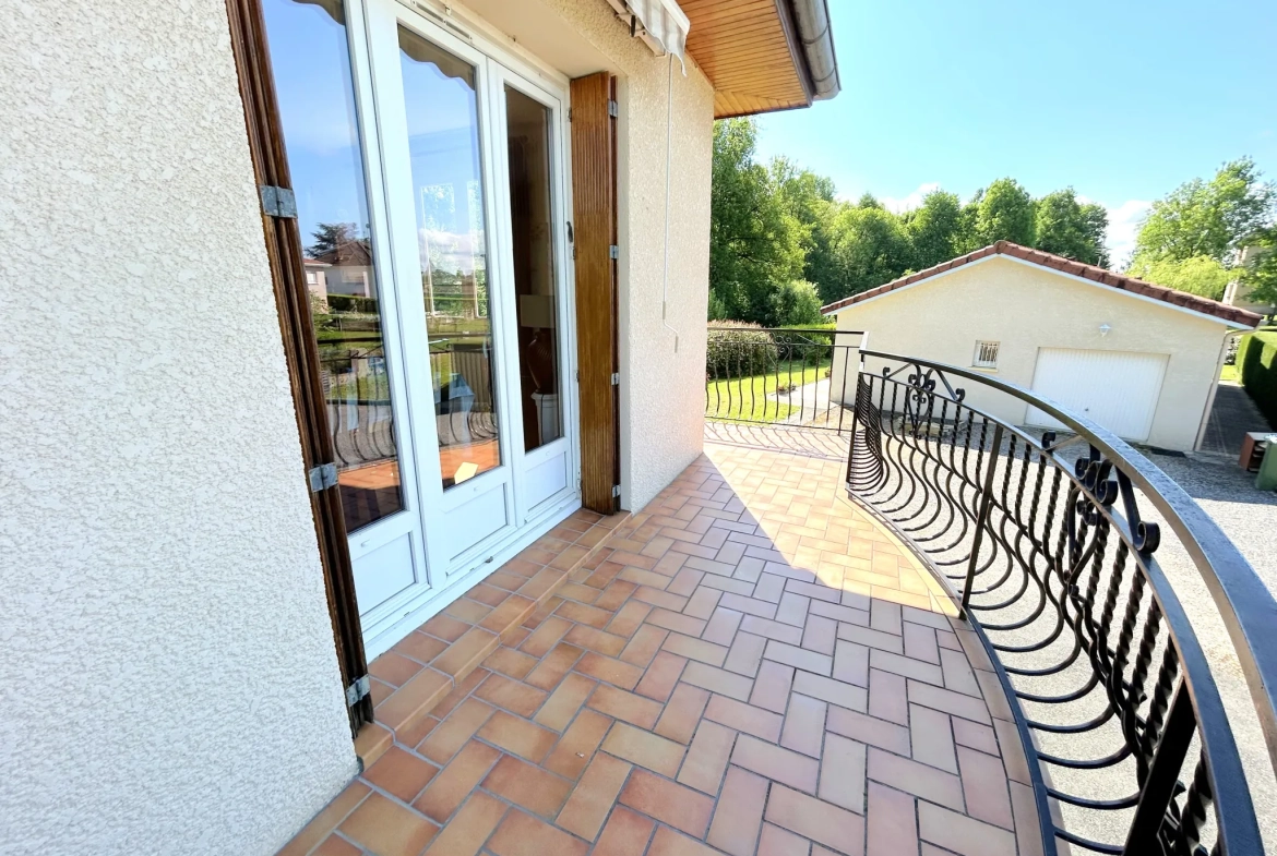 Maison familiale à Chambœuf de 84,95 m² avec grand terrain, proche Saint-Étienne 