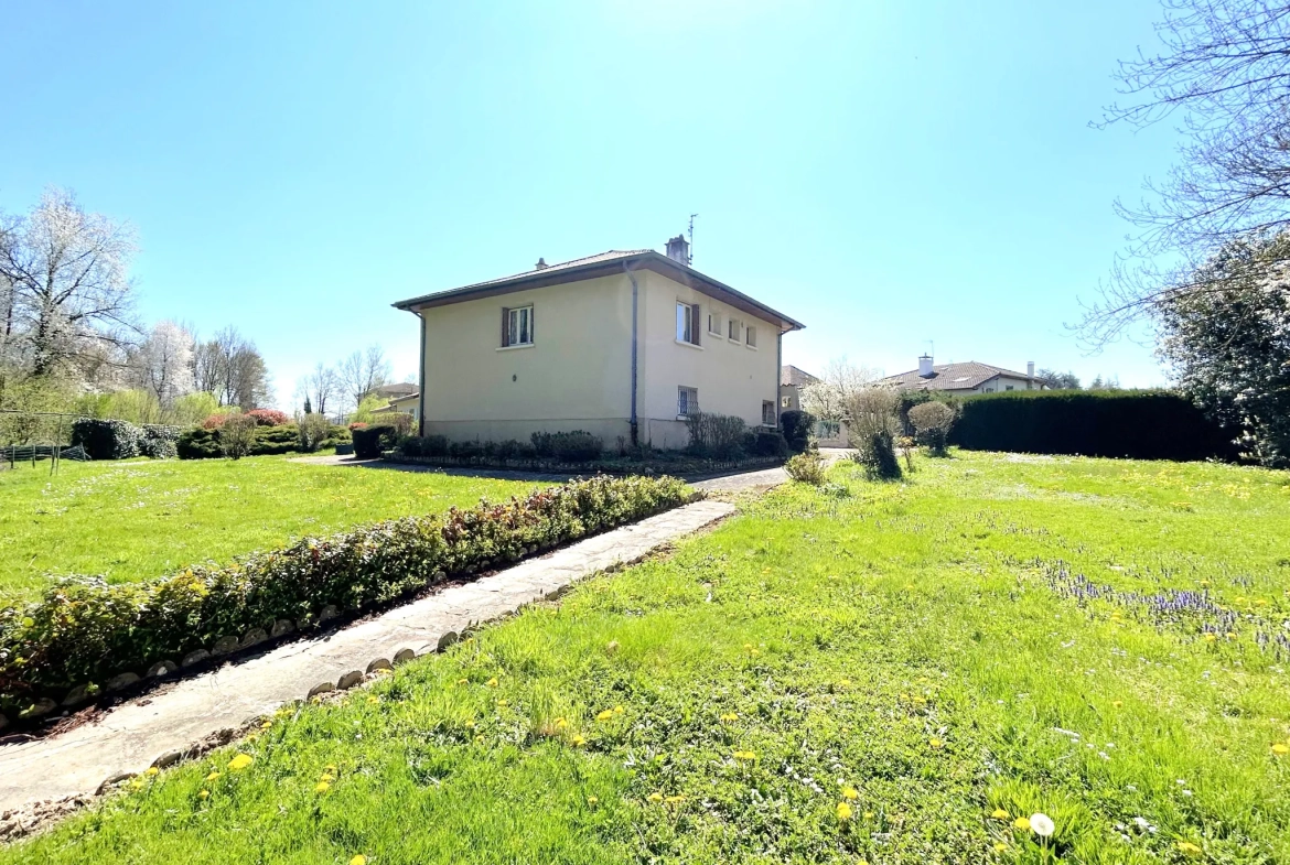 Maison familiale à Chambœuf de 84,95 m² avec grand terrain, proche Saint-Étienne 