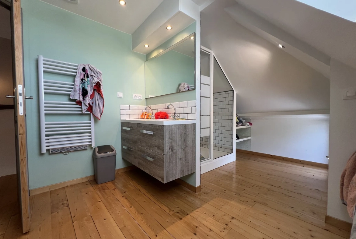 Charmante maison familiale avec grand terrain à Bourgtheroulde - 155 m² 