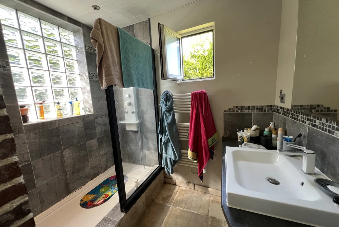 Charmante maison familiale avec grand terrain à Bourgtheroulde - 155 m² 