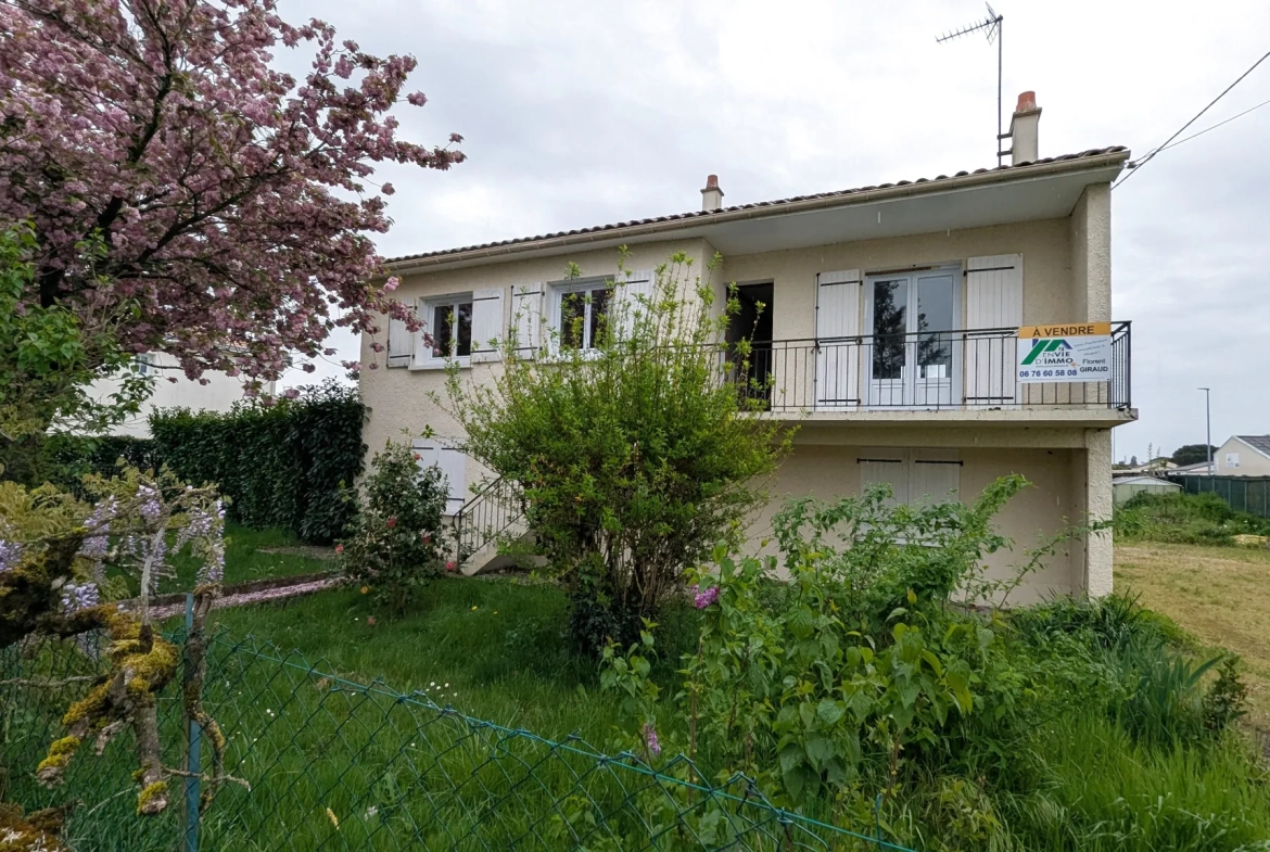 Maison individuelle à Magne de 90 m² avec garage et terrain clos 