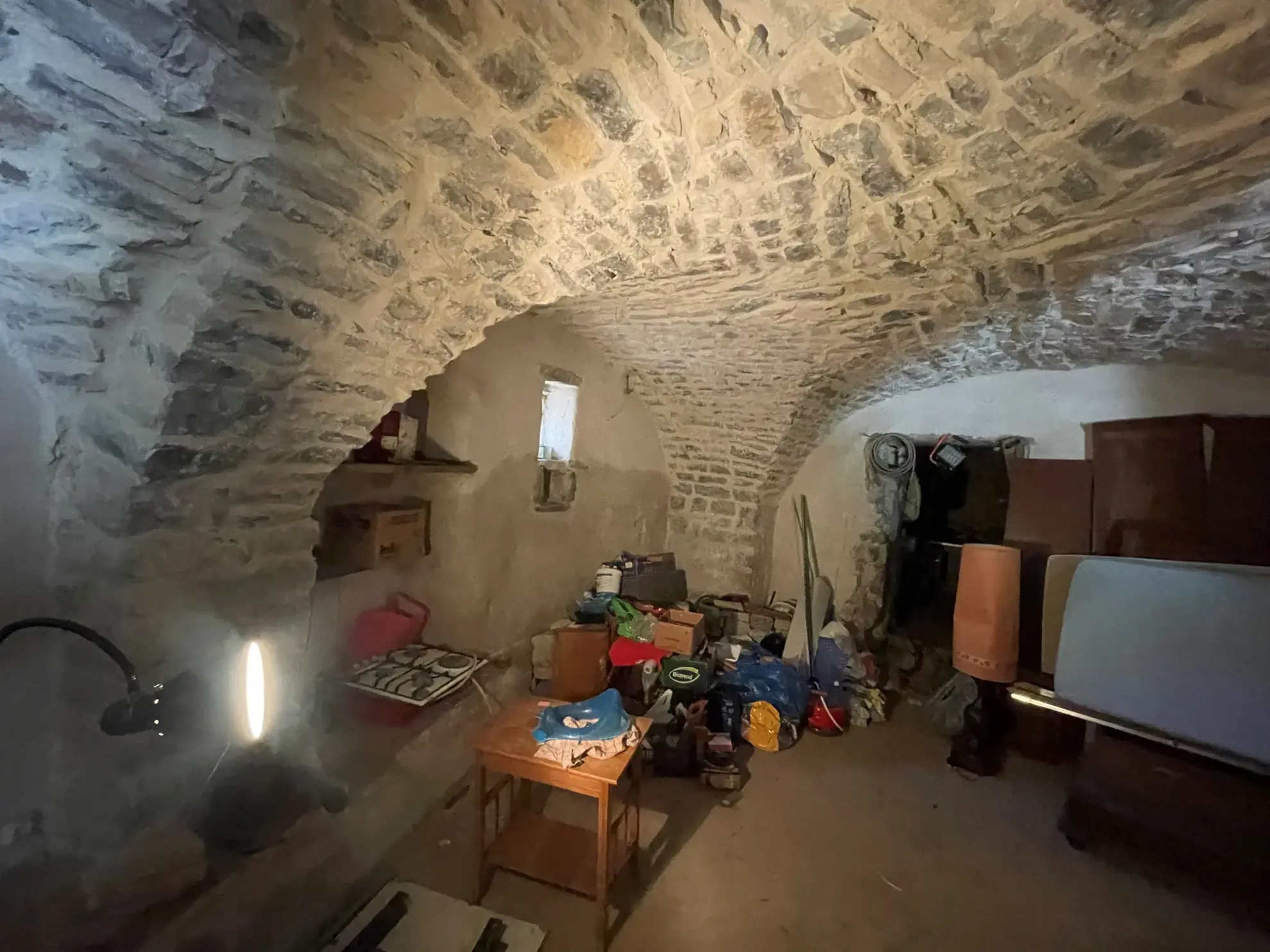 Maison de village en pierre à rénover à Vic le Fesq, proche Quissac – 121 m² avec terrasse et annexe 