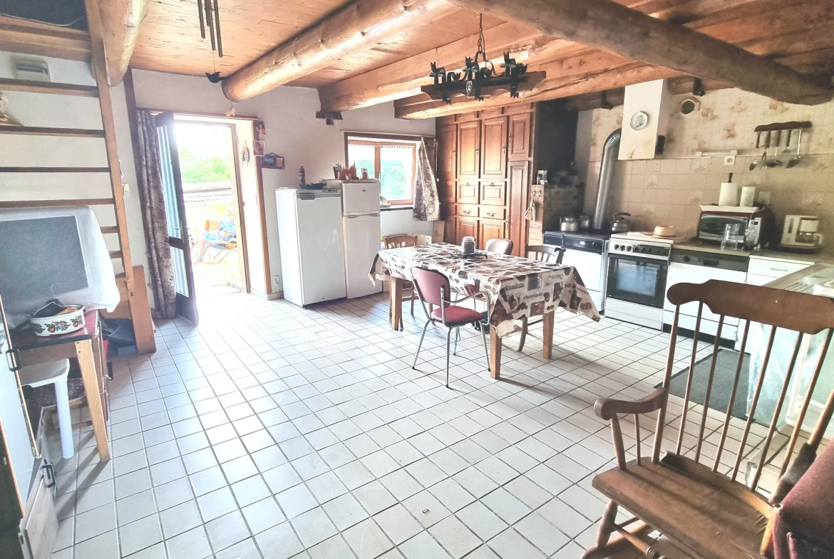 Corps de ferme à vendre à Arlanc avec terrain de 2500 m² 
