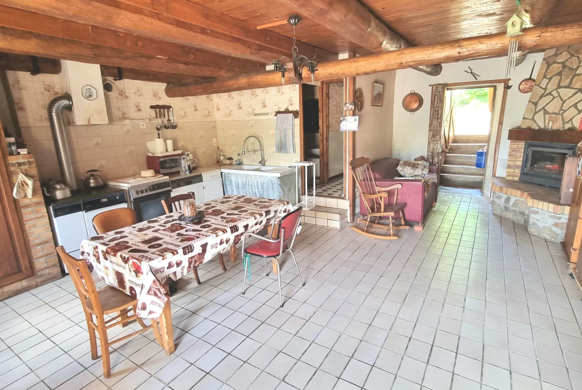 Corps de ferme à vendre à Arlanc avec terrain de 2500 m² 