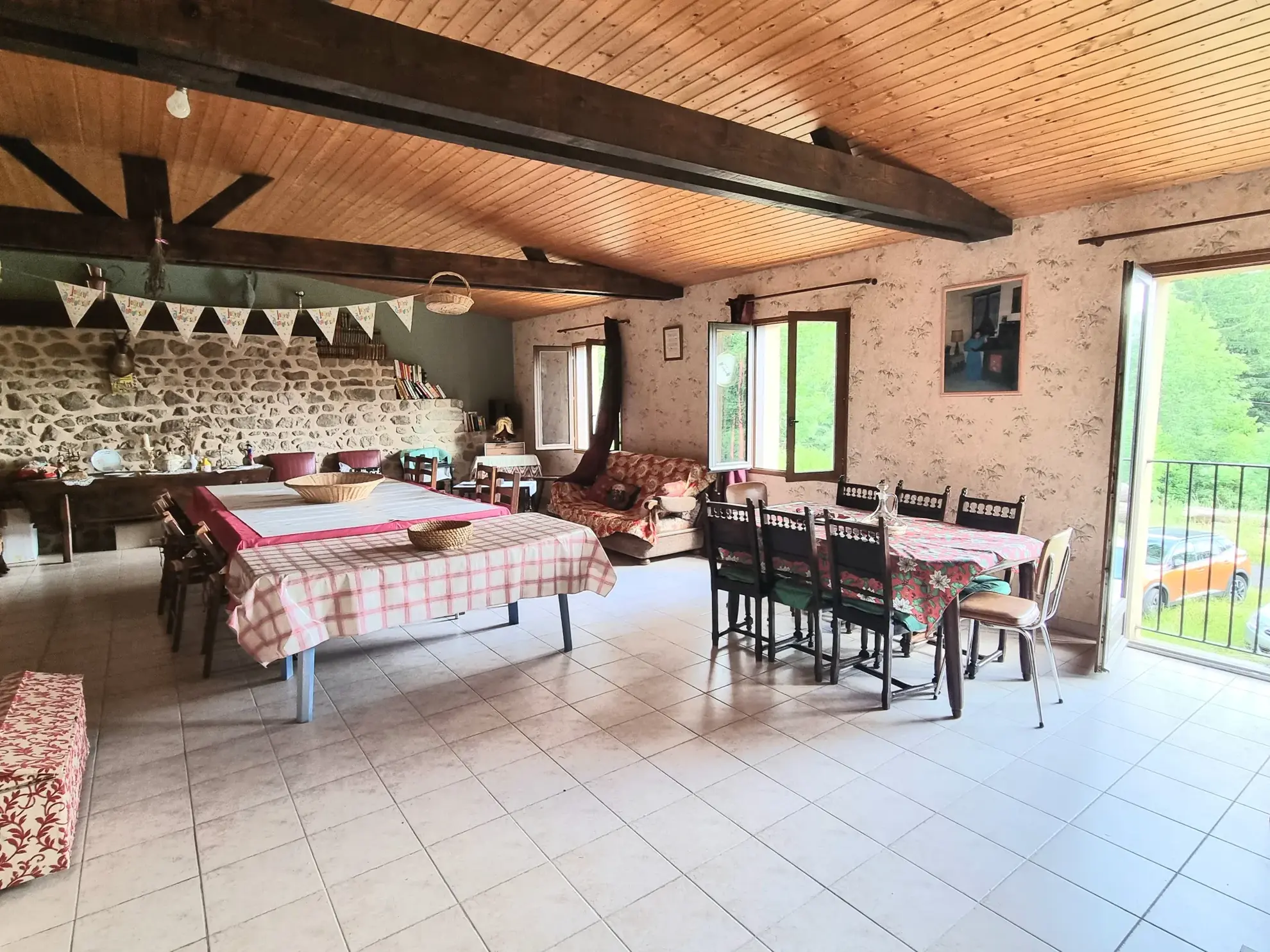 Corps de ferme à vendre à Arlanc avec terrain de 2500 m² 