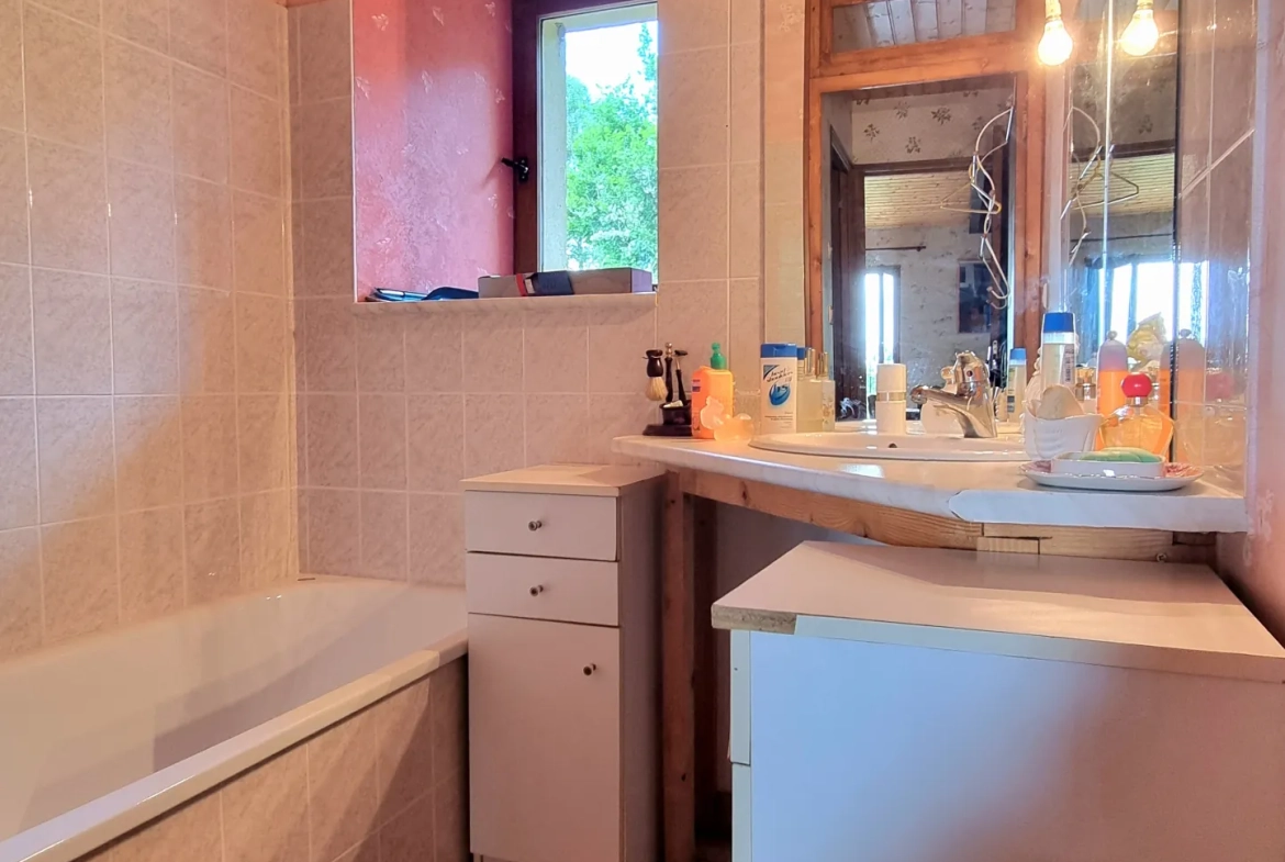 Corps de ferme à vendre à Arlanc avec terrain de 2500 m² 