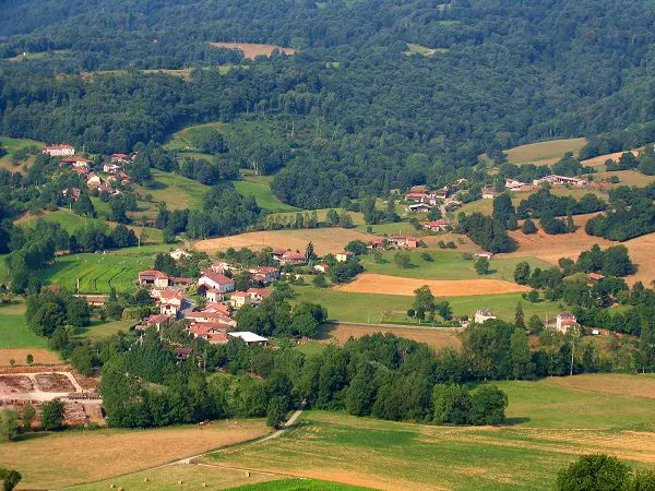 Charmantes maisons dans un hameau proche d'Arbas, idéal investisseurs et amoureux de la nature 