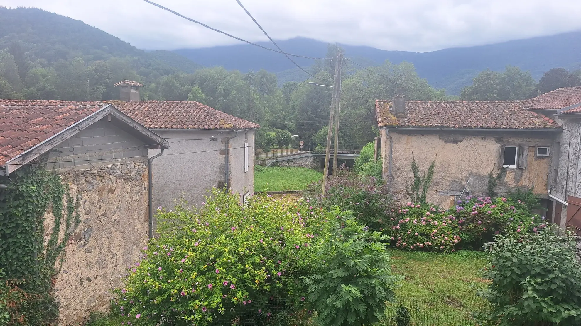 Charmantes maisons dans un hameau proche d'Arbas, idéal investisseurs et amoureux de la nature 
