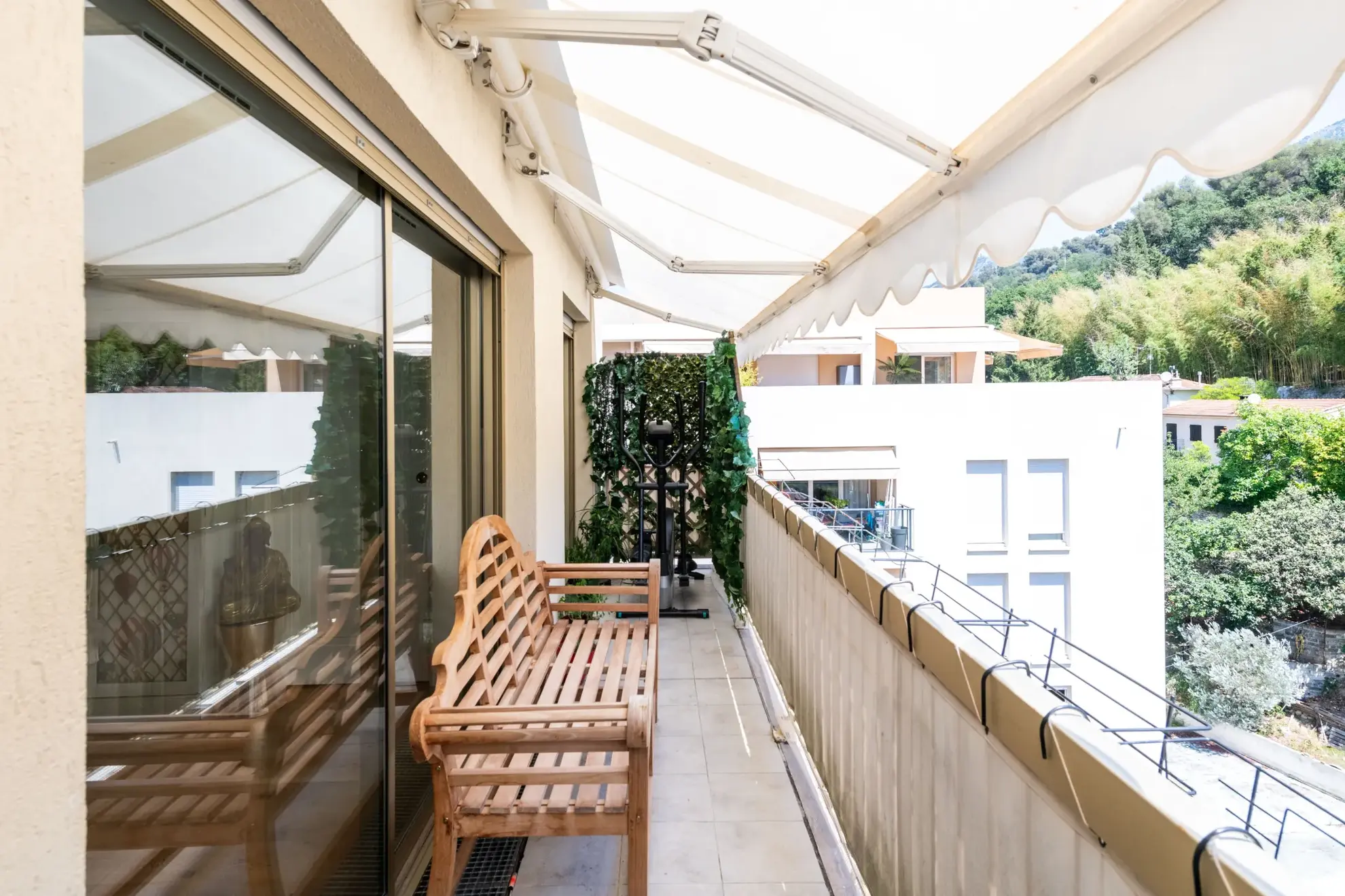 Appartement 2 pièces rénové avec terrasse à Menton (06500), Cave et vue dégagée 