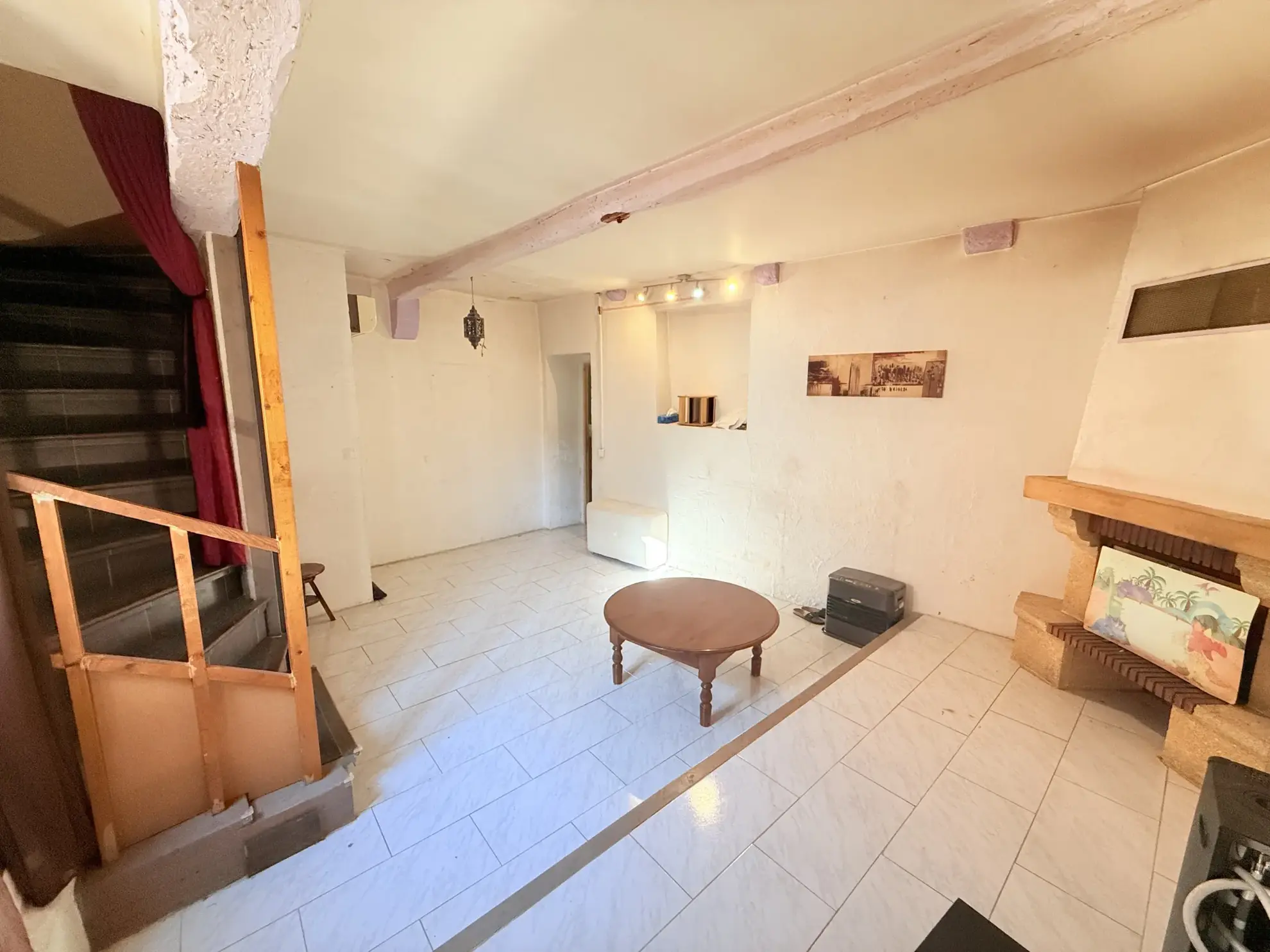 Maison de ville rénovée avec garage au centre de Cuers – 83 m² 