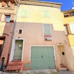 Maison de ville rénovée avec garage au centre de Cuers – 83 m²