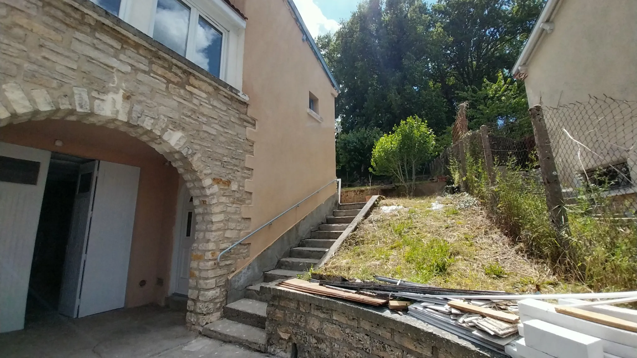 Maison à vendre à Notre Dame de Sanilhac proche Périgueux avec jardin et garage 