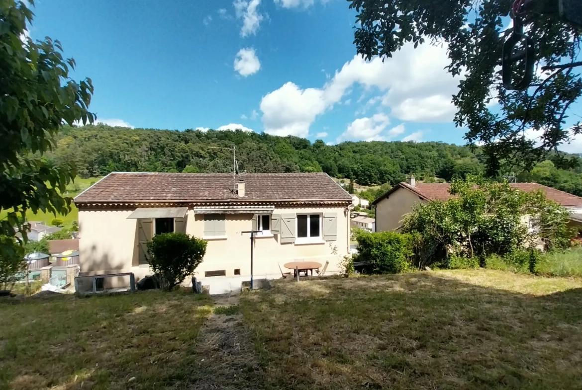 Maison à vendre à Notre Dame de Sanilhac proche Périgueux avec jardin et garage 