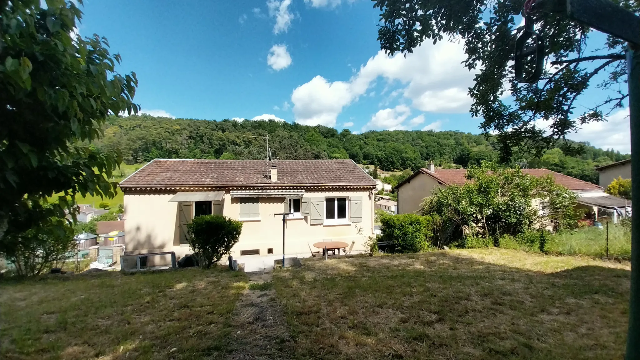 Maison à vendre à Notre Dame de Sanilhac proche Périgueux avec jardin et garage 