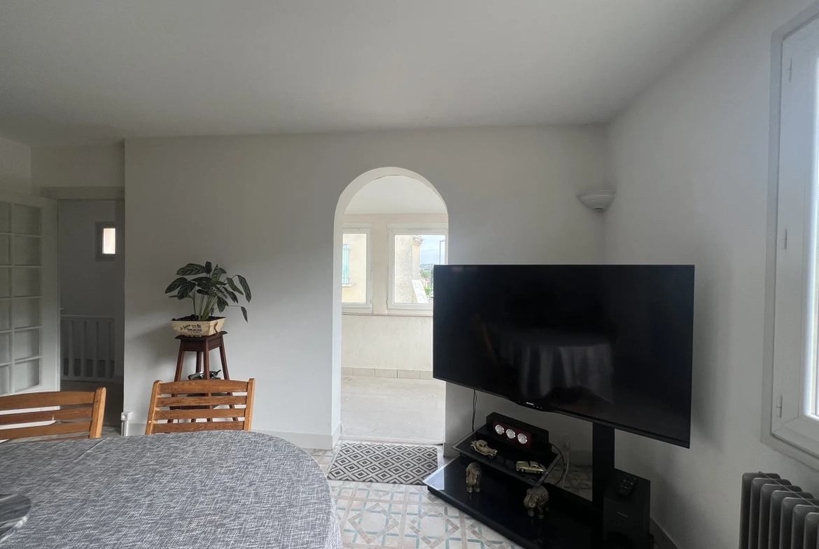 Maison à vendre à Notre Dame de Sanilhac proche Périgueux avec jardin et garage 