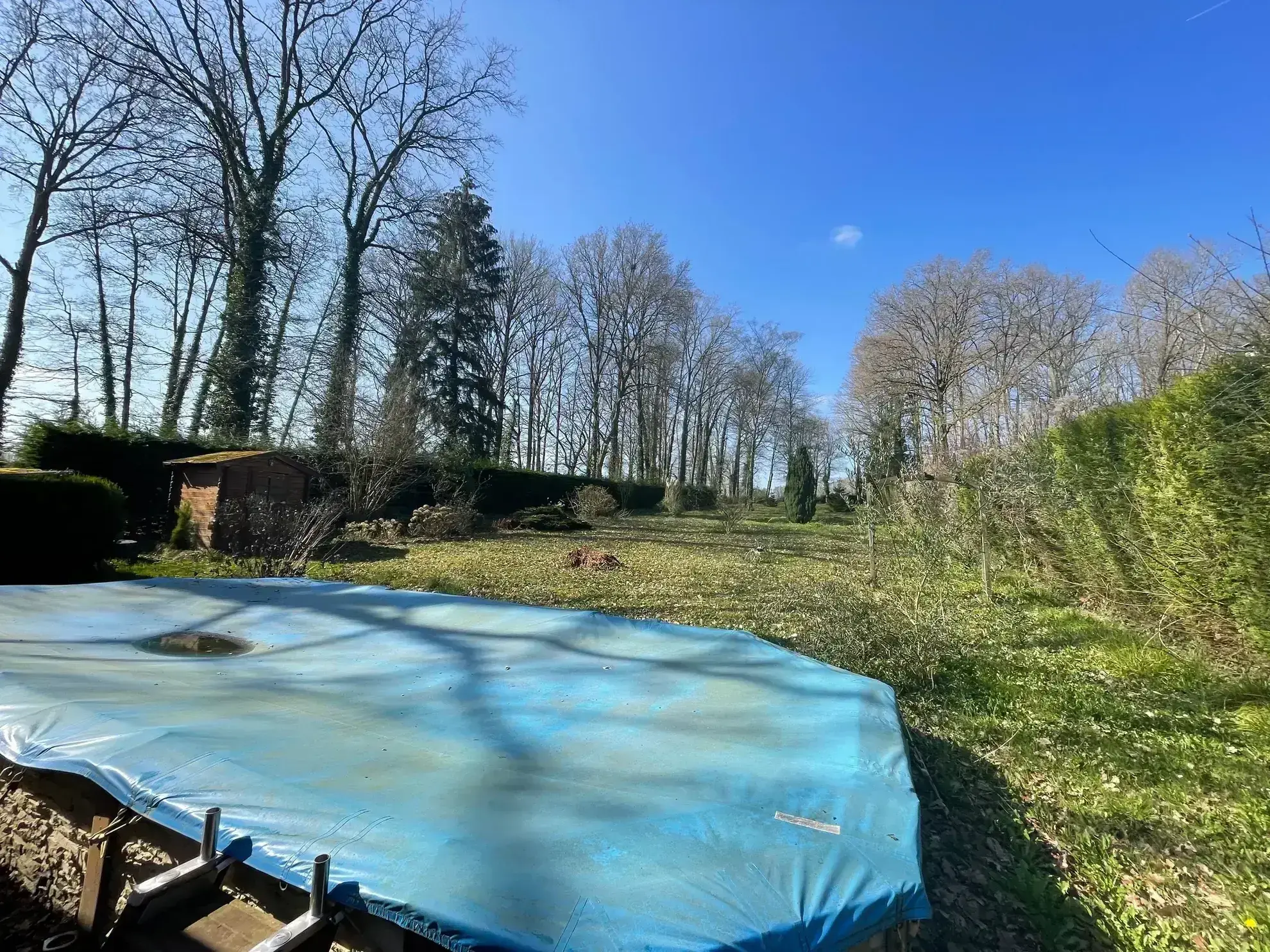 Maison individuelle avec 3 chambres, terrain arboré et piscine proche Crécy-la-Chapelle 