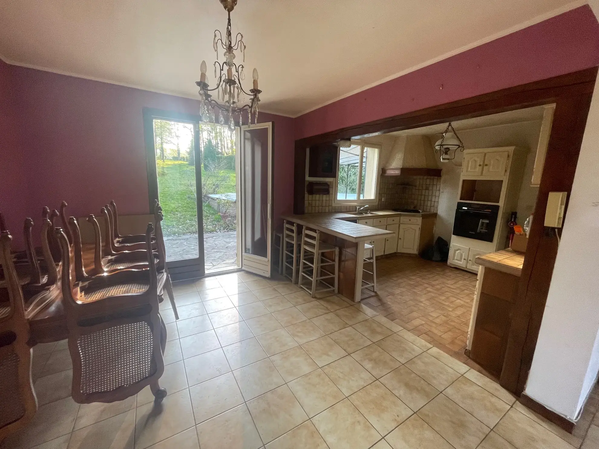 Maison individuelle avec 3 chambres, terrain arboré et piscine proche Crécy-la-Chapelle 