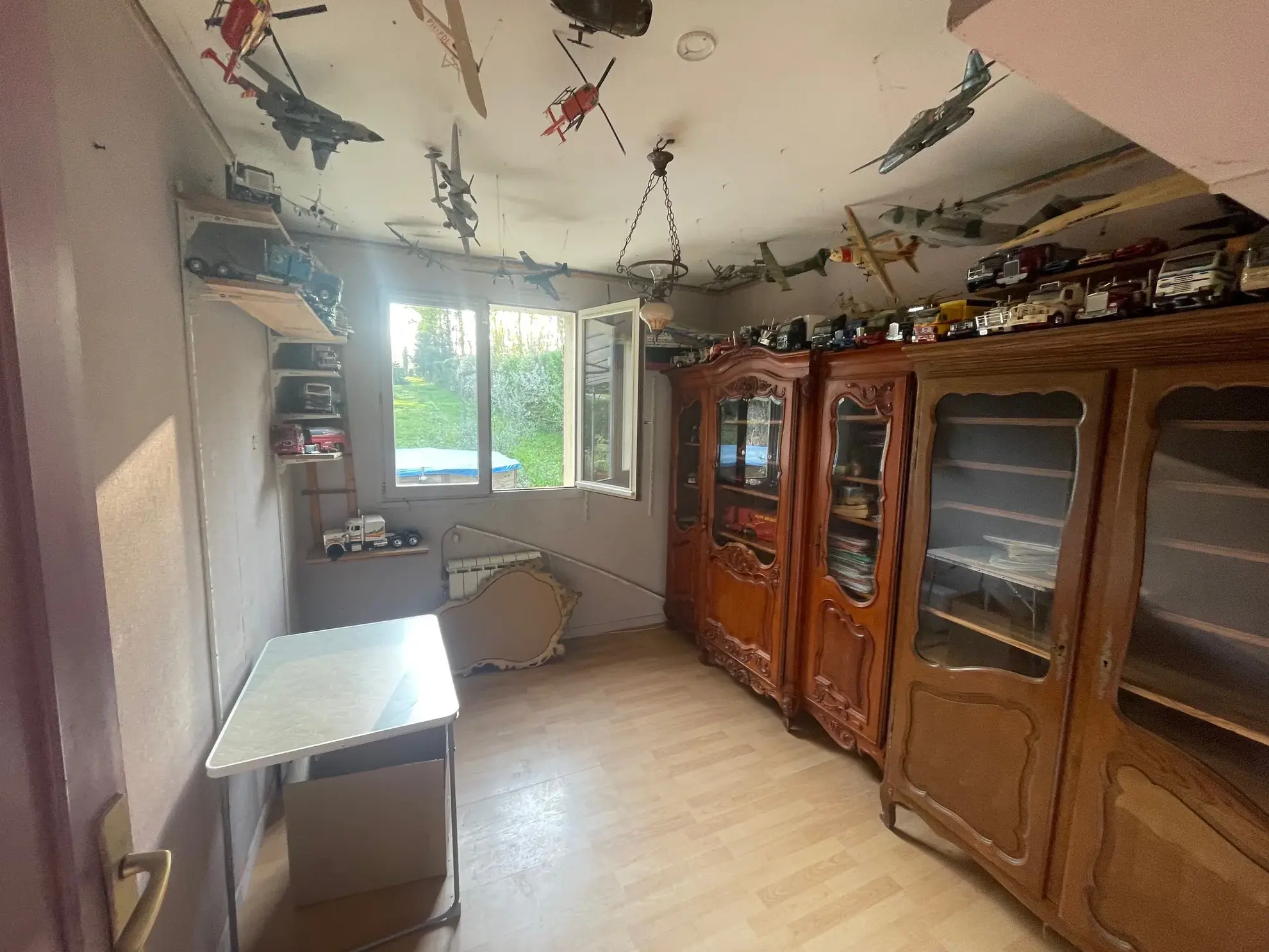 Maison individuelle avec 3 chambres, terrain arboré et piscine proche Crécy-la-Chapelle 