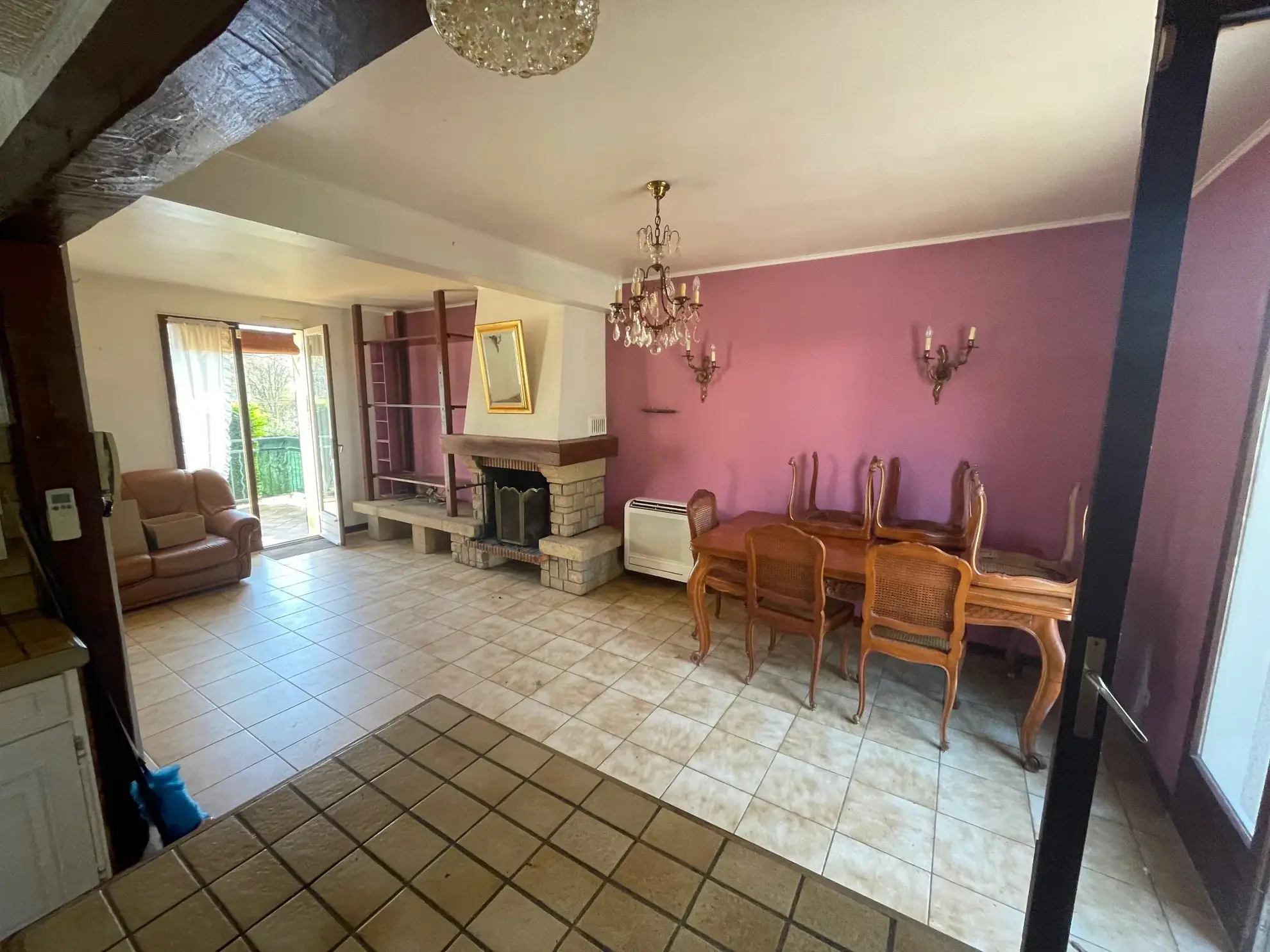 Maison individuelle avec 3 chambres, terrain arboré et piscine proche Crécy-la-Chapelle 