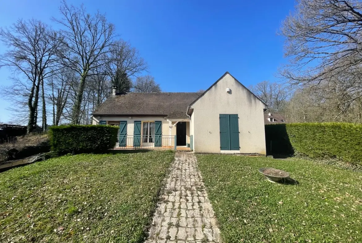 Maison individuelle avec 3 chambres, terrain arboré et piscine proche Crécy-la-Chapelle 