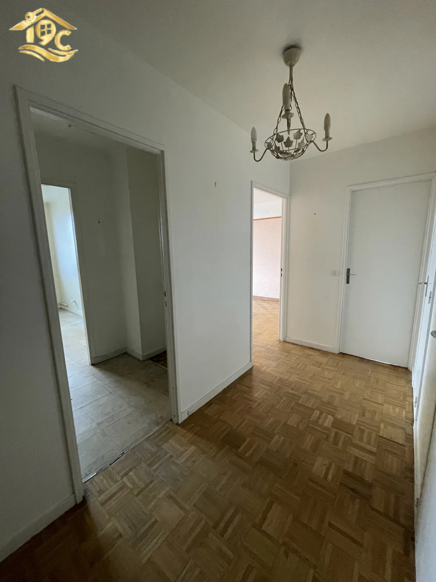 Appartement 4 pièces à Conflans avec balcon et parking privé 