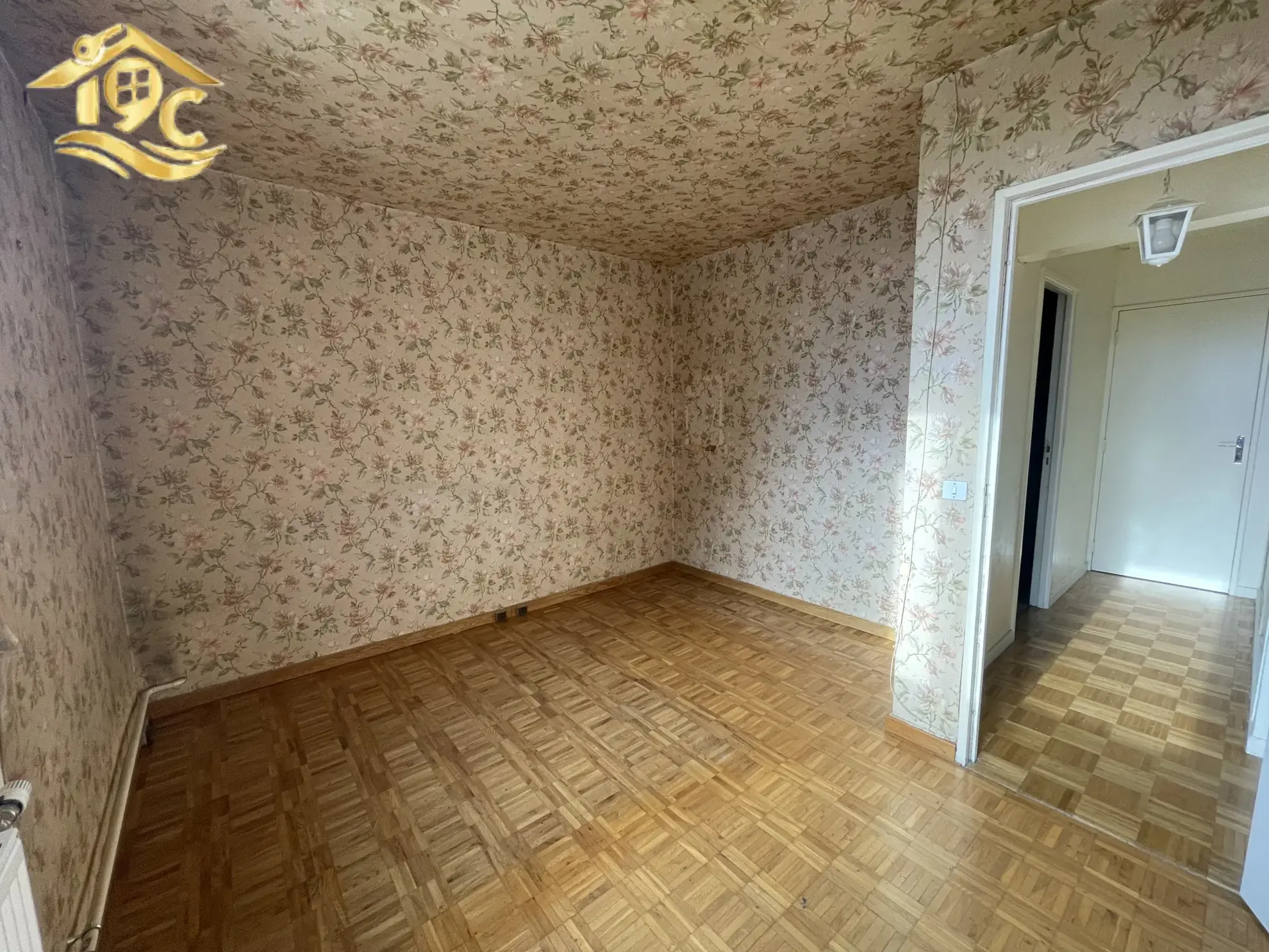 Appartement 4 pièces à Conflans avec balcon et parking privé 