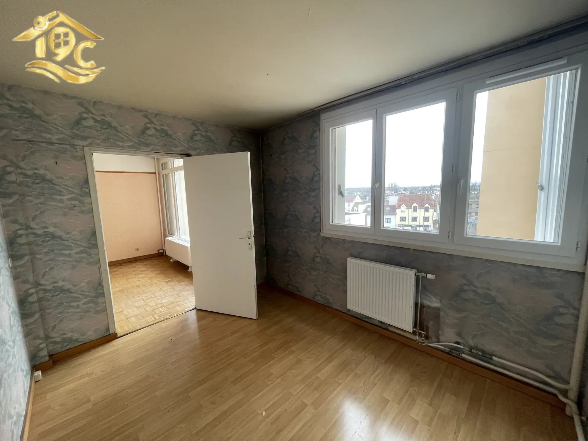 Appartement 4 pièces à Conflans avec balcon et parking privé 