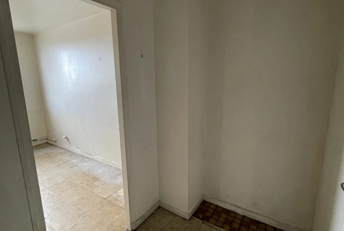 Appartement 4 pièces à Conflans avec balcon et parking privé 