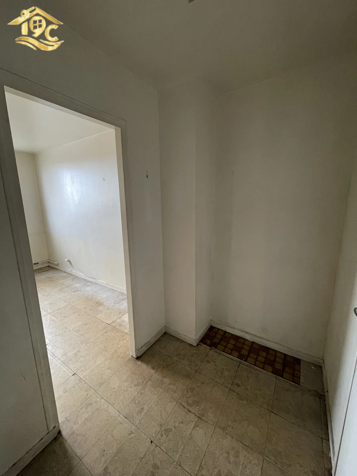 Appartement 4 pièces à Conflans avec balcon et parking privé 