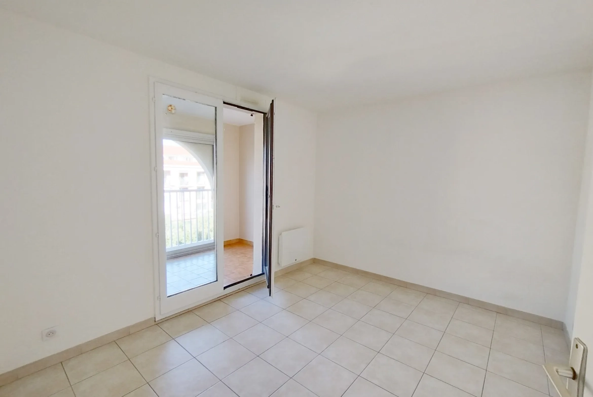 Appartement 3 pièces avec terrasse à Saint-Aygulf proche plages 